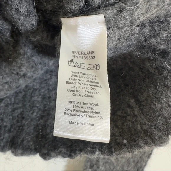 Everlane the lofty knit Henley button up alpaca wool
Blend sweater - Picture 9 of 9